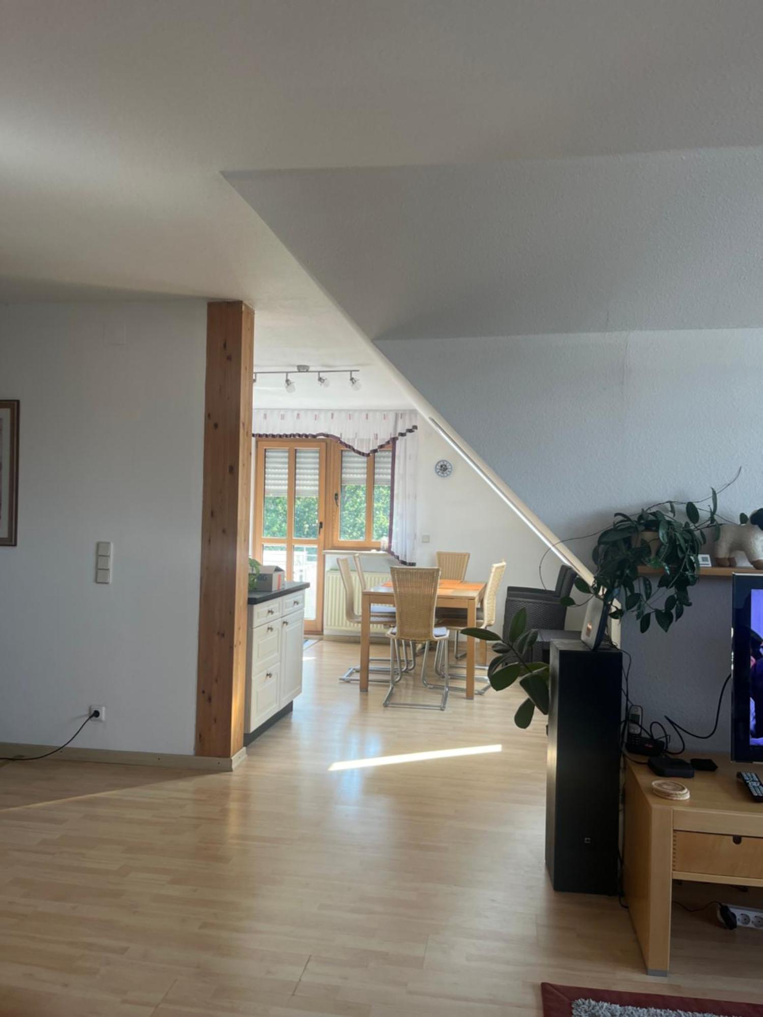 Sonniges Dachzimmer Feucht Exterior foto